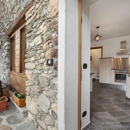 Mini House Valle D'aosta Appartement Roisan